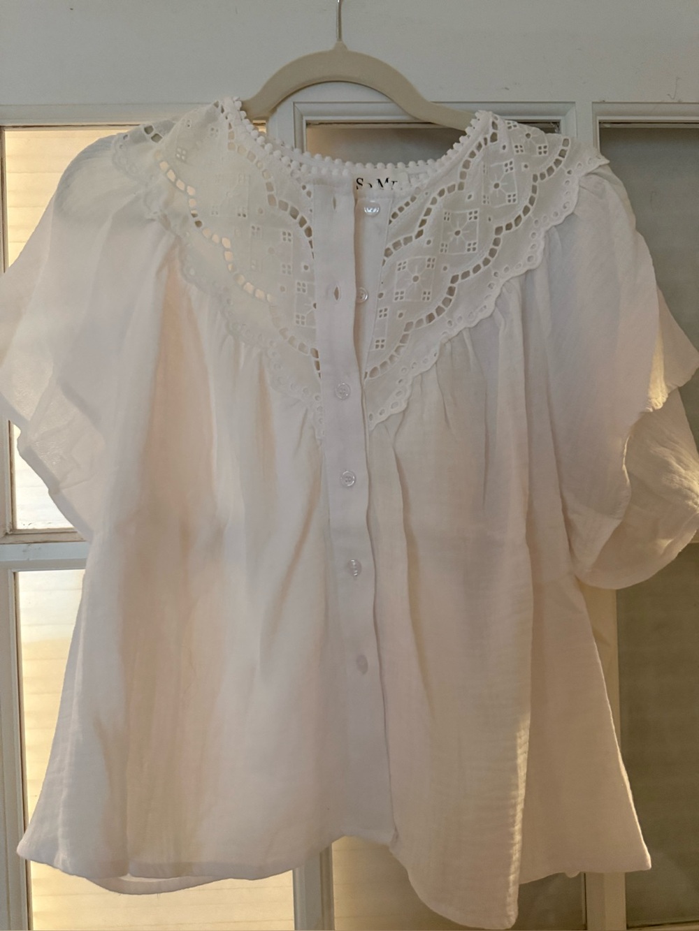 SoMe White Eyelet Lace top